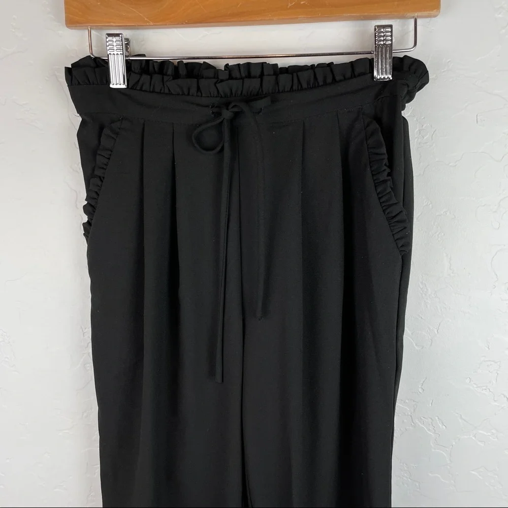 Kancan Black Ruffle Trim High‎ Rise Tapered Leg Ankle Pants Women's Size Small